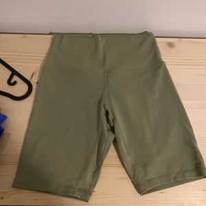 Lululemon Align shorts green size 6